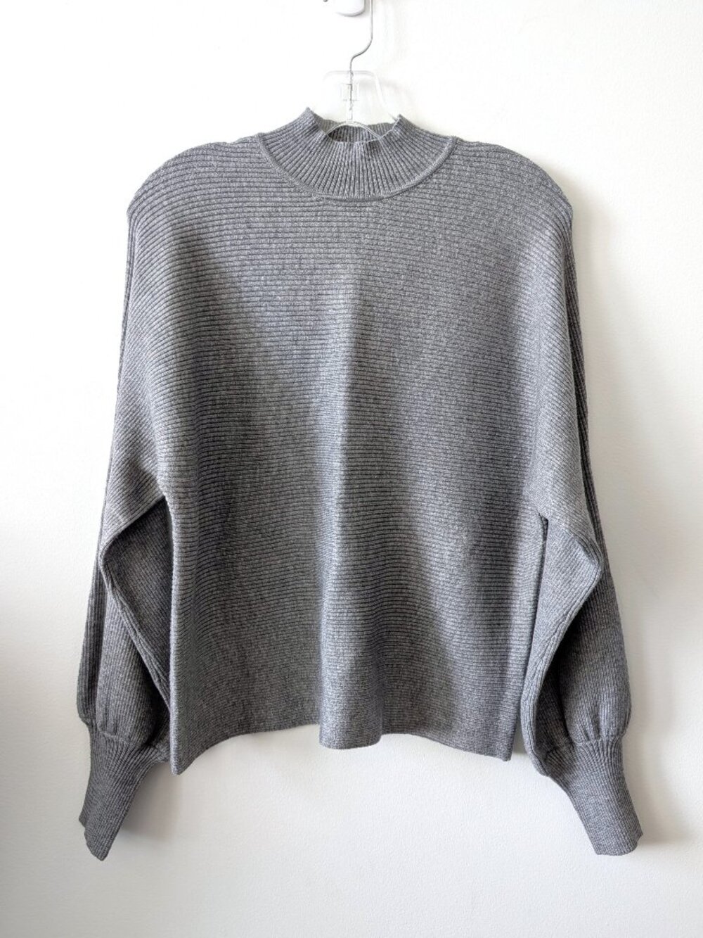 NWT T TAHARI Ribbed Mock Neck Balloon Sleeve Sweater | Medium